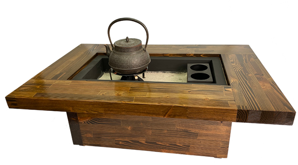 多様性にあふれた本格囲炉裏テーブル* 多様性にあふれた本格囲炉裏