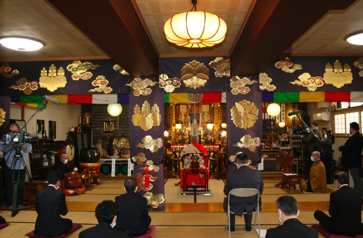 本格的なシーズンを前に「かに供養」を開催 | ニュース | Zaisatsu.jp【財さつJP】